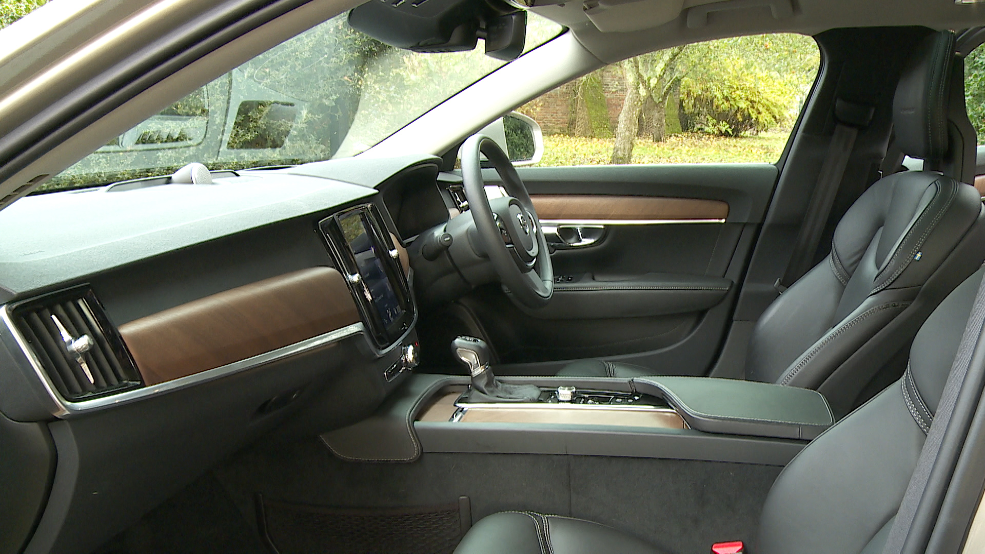 2.0 T6 [350] RC PHEV Plus Dark 5dr AWD Auto